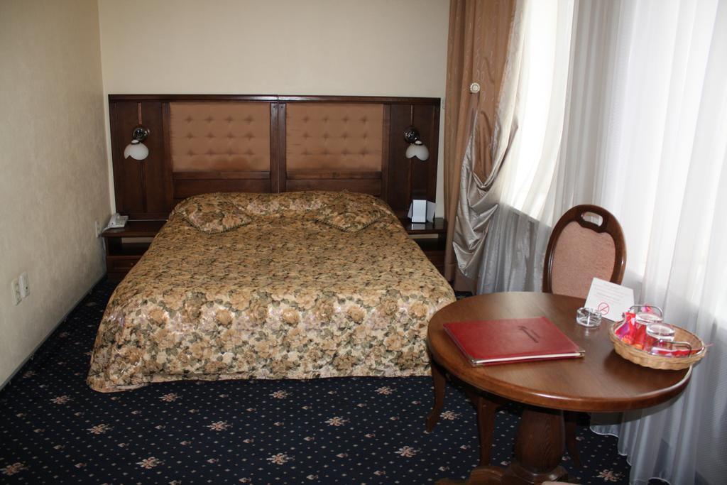 Pushkinskaya Hotel Rostov-sur-le-Don Chambre photo